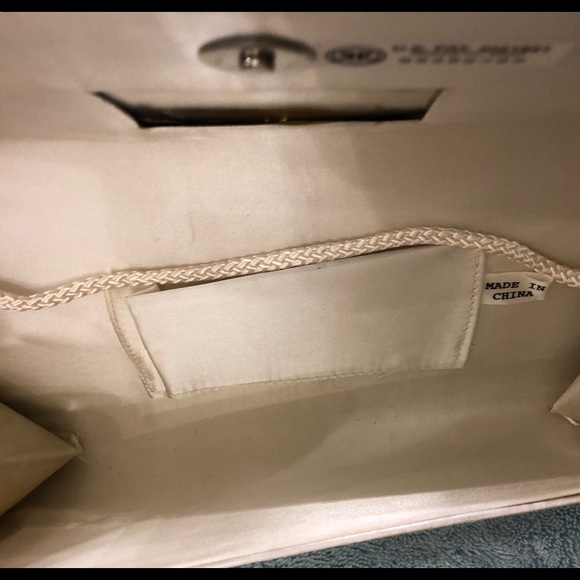 Dillard’s silk cream handbag. Great shape. - Picture 7 of 7